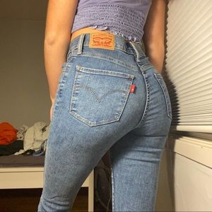 LEVIS SKINNY JEANS